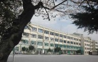 中学校　北区立飛鳥中学校（中学校）まで488m