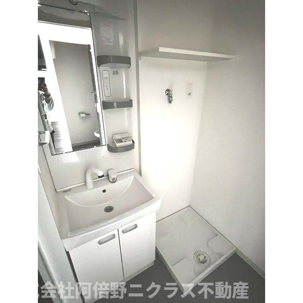 洗面設備　内装は別階の参考写真です。