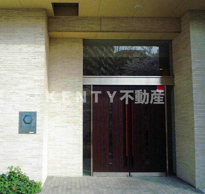 エントランス　落ち着いたエントランスです