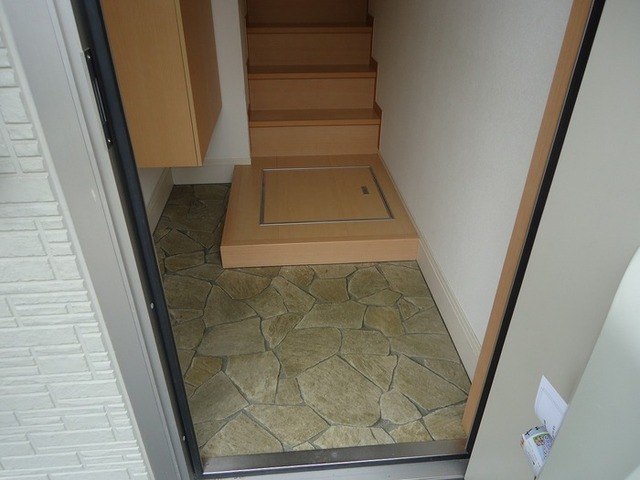 玄関　Ａ２０１：玄関