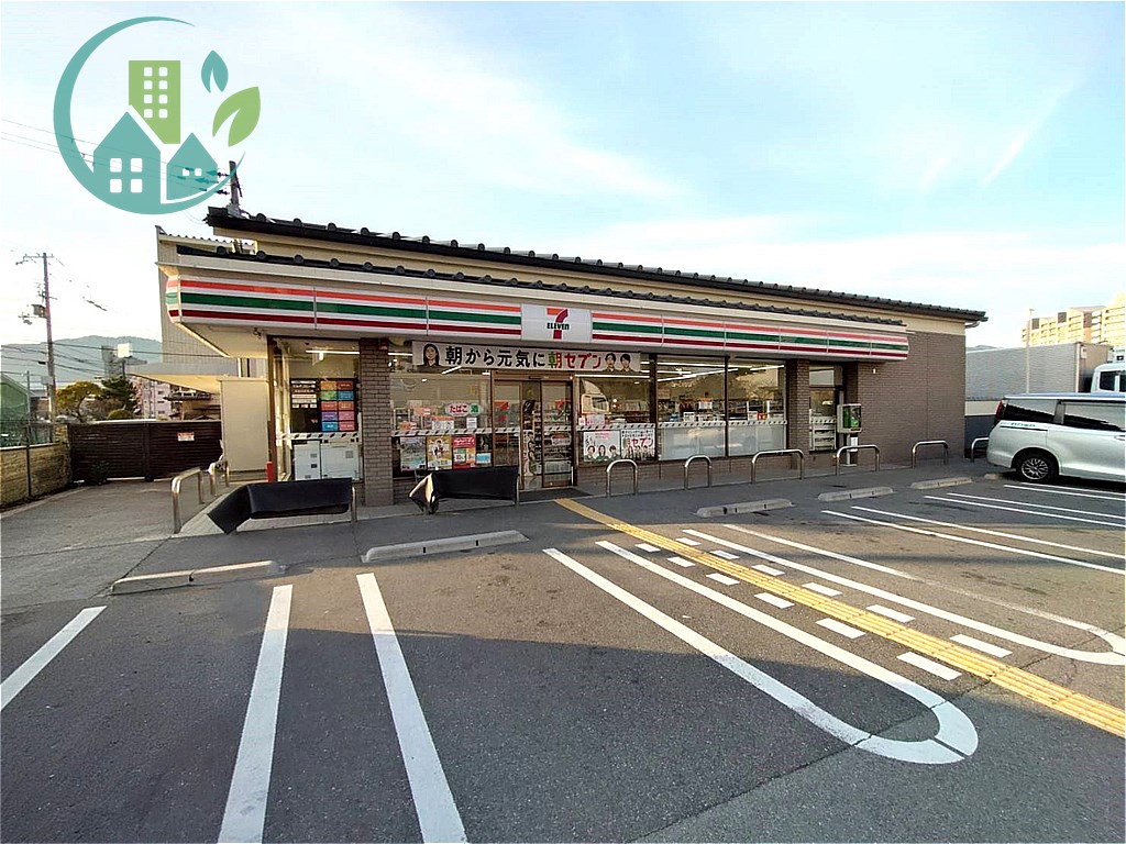 コンビニ　セブンイレブン 神戸新在家南町3丁目店（コンビニ）まで360m