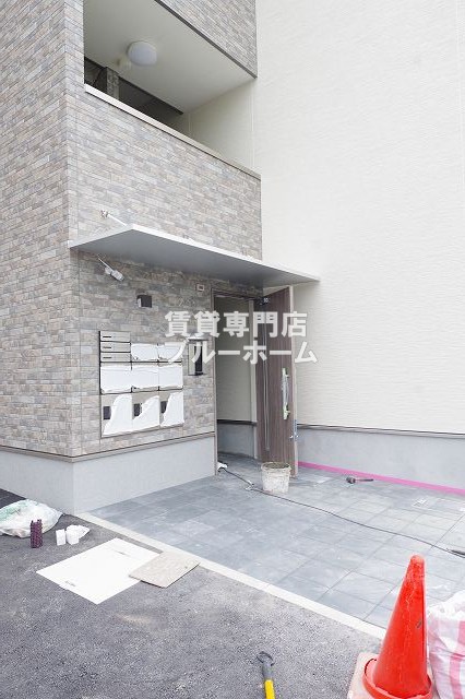 エントランス　キレイなエントランスです！オートロックがあり安心ですね！（2