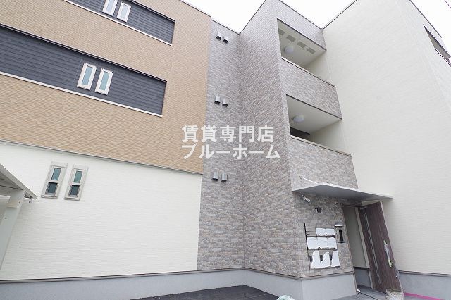 建物外観　3階建てアパートになります！（2026年4月撮影）