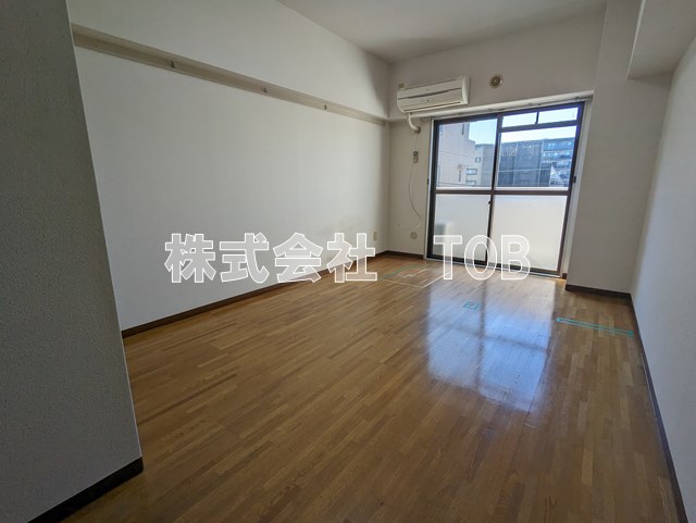 居室・リビング　※クリーニング中の撮影※