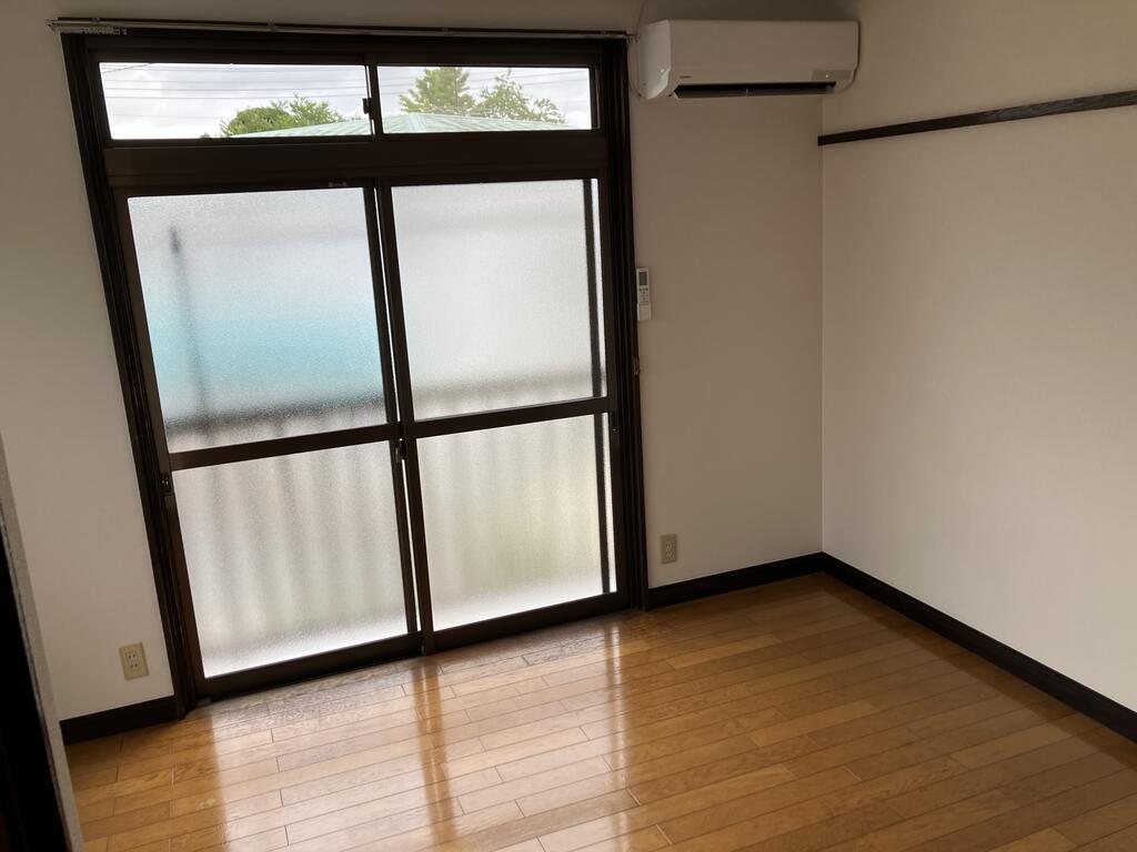 小田急小田原線 鶴巻温泉駅 バス乗車時間：9分 最寄りバス停で下車 徒歩2分 2階建 築35年の内装写真