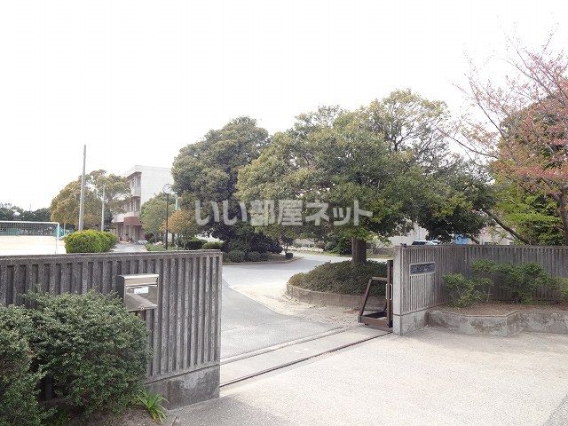 中学校　市原市立国分寺台西中学校（中学校）まで707m