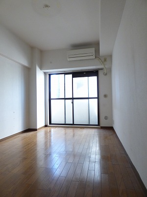 居室・リビング　※同タイプ別号室のお部屋です