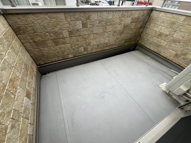 玄関　※同タイプ参考写真（同敷地内）