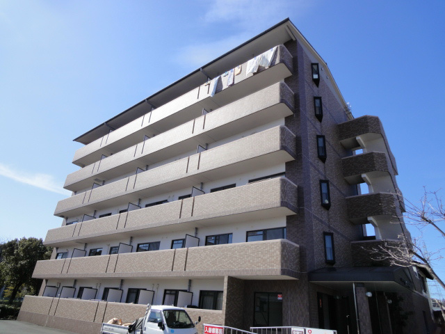 建物外観　鉄骨コンクリート造6階建て