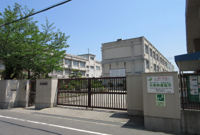 中学校　大阪市立十三中学校（中学校）まで200m