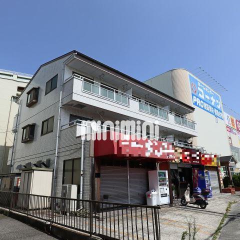 建物外観　買い物が便利な立地です。