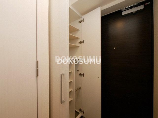 玄関　住まいの顔として相応しい、気品とゆとりのあるエントランス。