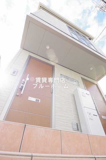 建物外観　軽量鉄骨造2階建ての物件！