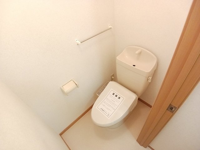 トイレ　落ち着いたトイレです