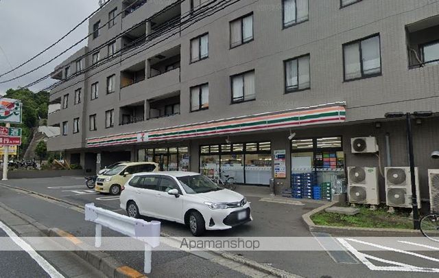 コンビニ　セブンイレブン（コンビニ）まで649m