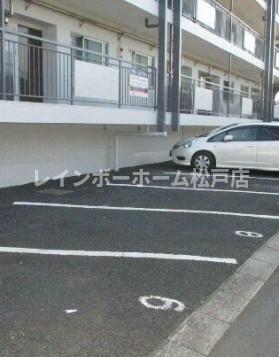 駐車場　駐車スペースもあります