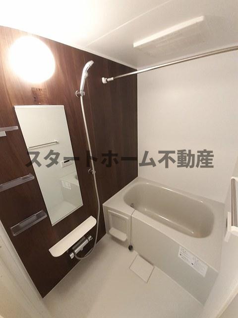 バス・シャワールーム　ゆったり過ごせるお風呂です