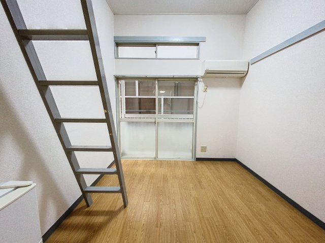 居室・リビング　※同建物ほかのお部屋の写真です。