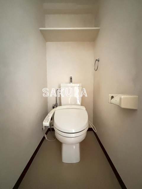トイレ　落ち着いた色調のトイレです♪