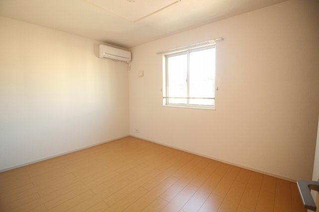 その他部屋・スペース　落ち着いて過ごせるお部屋なので、寝室にいかがでしょうか