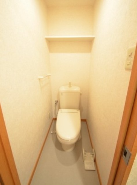 トイレ　別部屋参考写真。