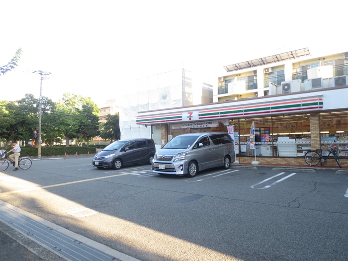 コンビニ　セブンイレブン（コンビニ）まで120m