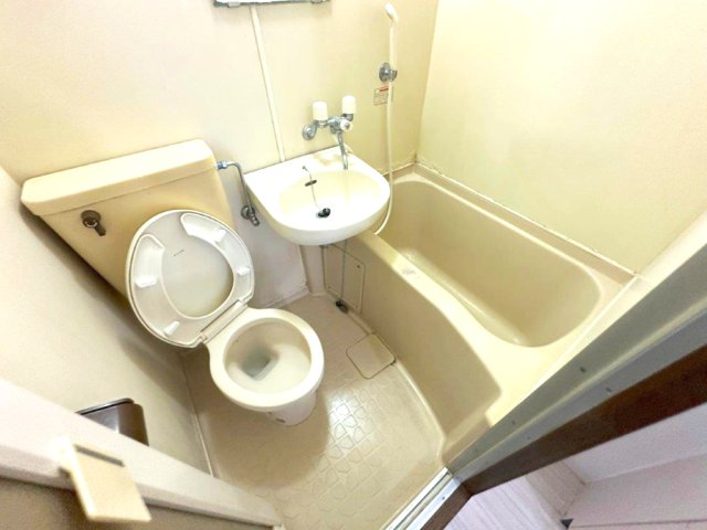 トイレ　※写真は別室です