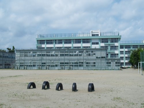 中学校　仙台市立長町中学校（中学校）まで357m