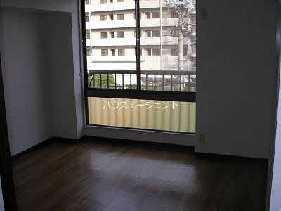 居室・リビング　ピカピカのフローリングで気持ち良いです！※参考画像