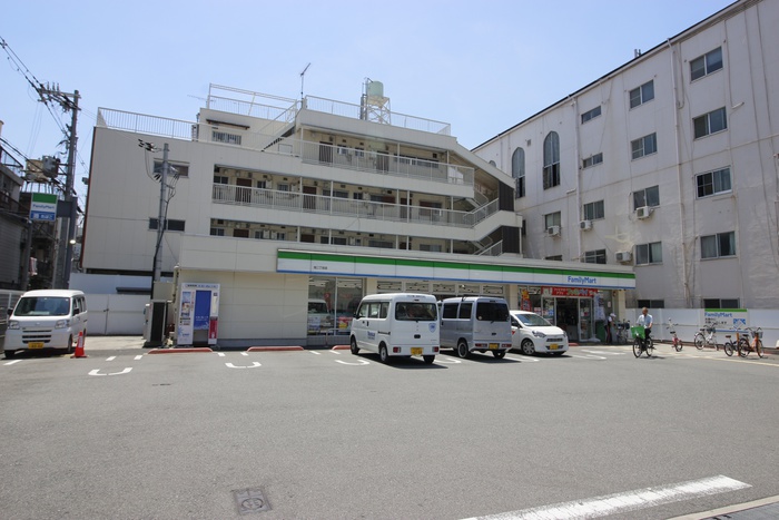 コンビニ　ファミリーマート旭２丁目店（コンビニ）まで140m