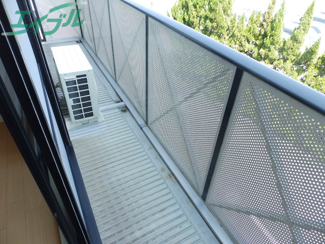 バルコニー　別部屋同タイプ