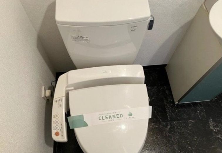 トイレ　参考写真：別部屋タイプ