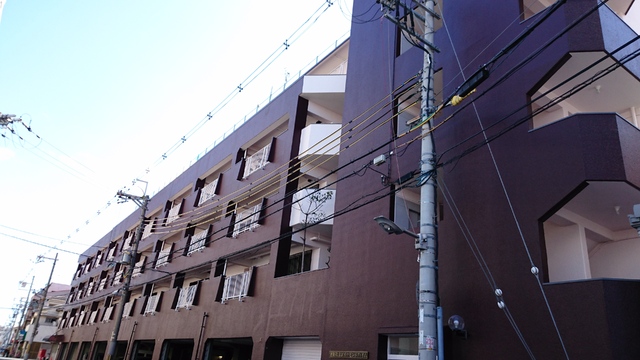 建物外観　外装は去年リフレッシュ済みです