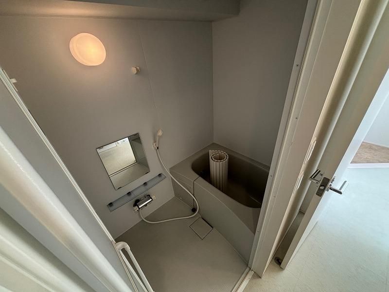 バス・シャワールーム　別部屋参照写真