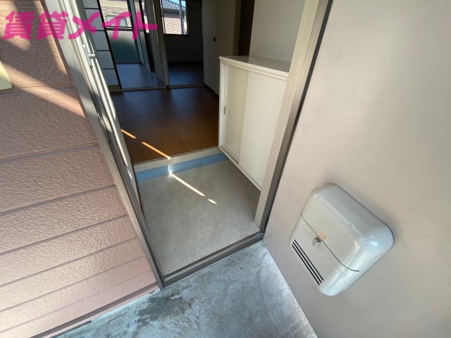 玄関　同型反転タイプの画像です