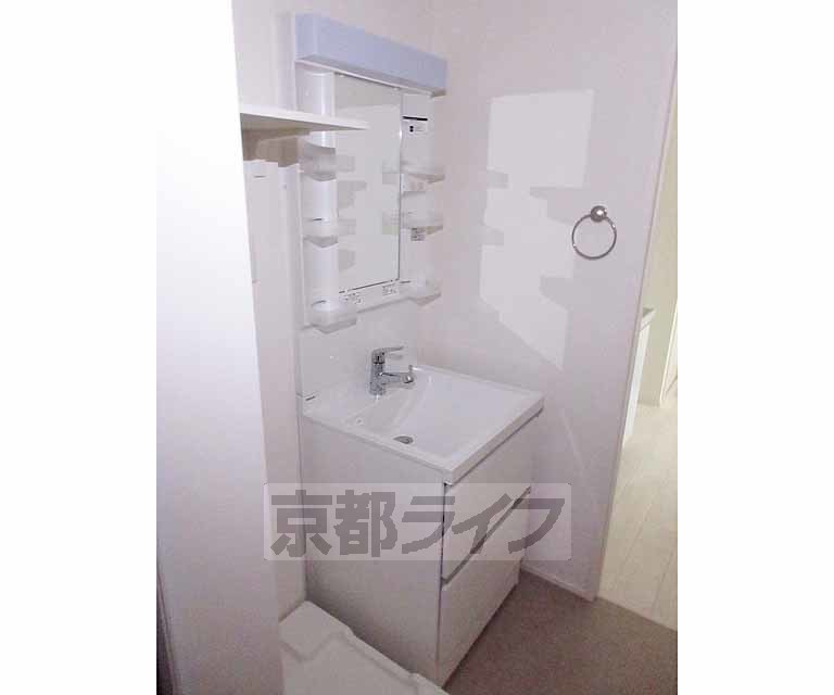 洗面設備　独立洗面台です・