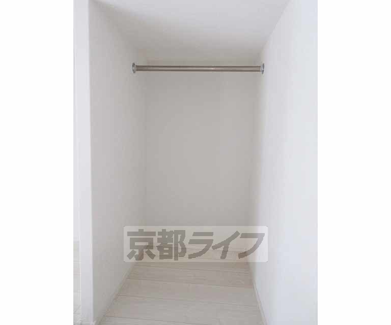 収納　お洋服掛けていただけます・