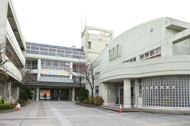 小学校　横浜市立荏田西小学校（小学校）まで514m