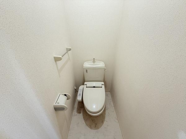 ウォーター・リリー 守山市伊勢町のトイレ写真