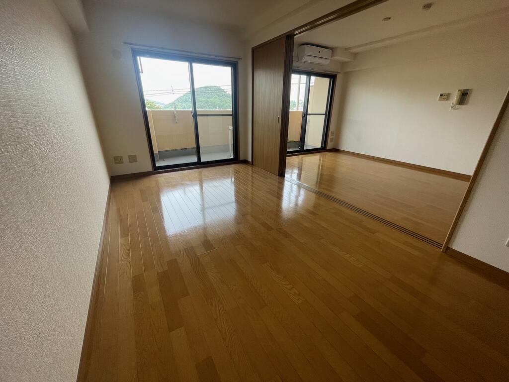 その他部屋・スペース　LDKに隣接した使い勝手の良い洋室です(別部屋参考写真)