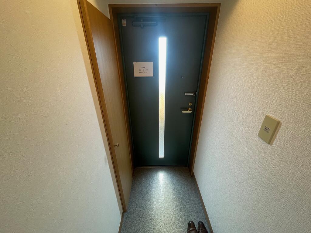 玄関　シューズボックス付きの玄関です(別部屋参考写真)