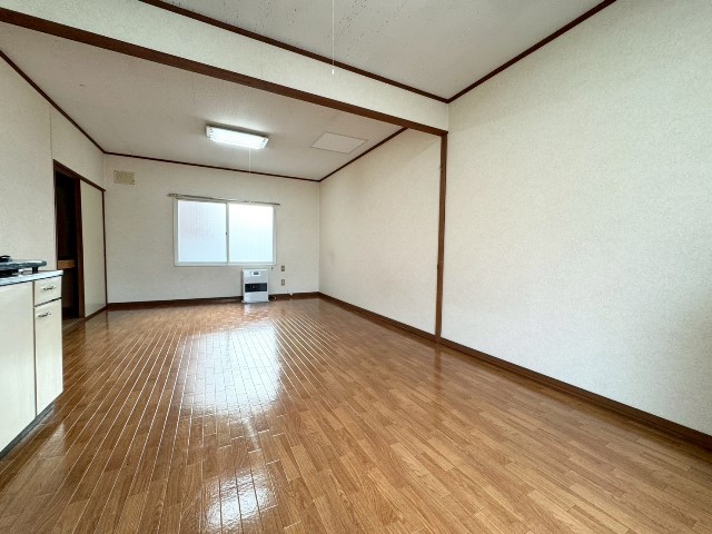レジデンス77の居間写真