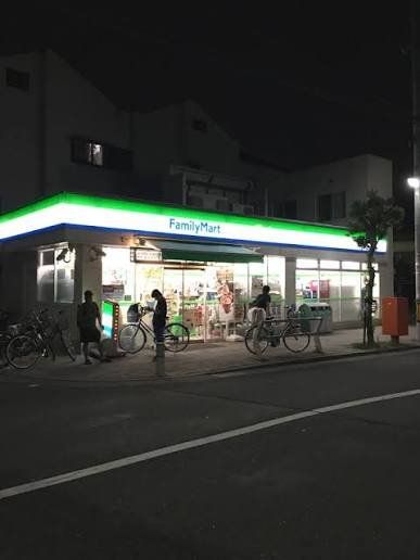 コンビニ　ファミリーマート川端寺内町店（コンビニ）まで240m