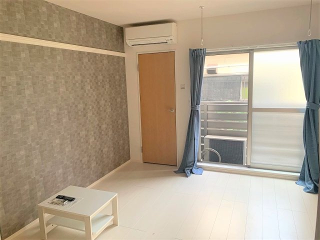 居室・リビング　1階タイプのお部屋です。