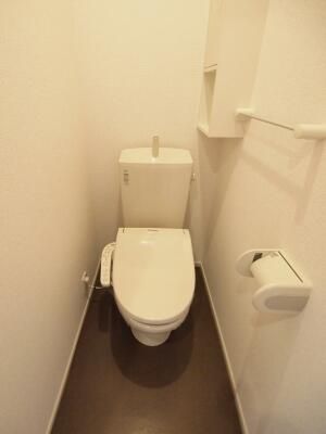 東京メトロ千代田線 北綾瀬駅 徒歩15分 2階建 築12年のトイレ写真