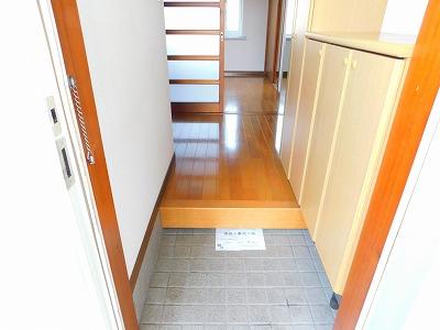 マキコーポラスの玄関写真