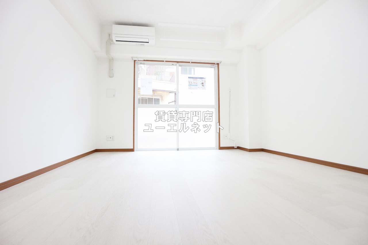 居室・リビング　ゆったりとくつろげる、落ち着きのある居室空間です