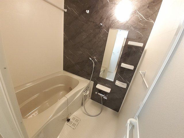 バス・シャワールーム　きれいなお風呂です