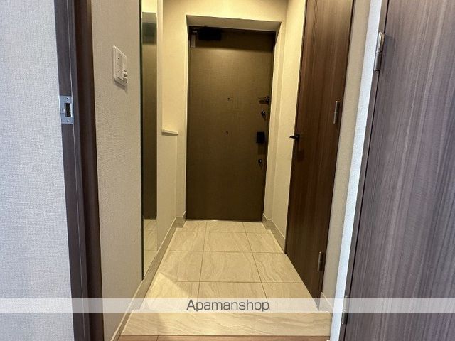プレミスト三鷹の玄関写真