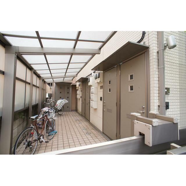 東京メトロ有楽町線 護国寺駅 徒歩8分 3階建 築18年の外観写真